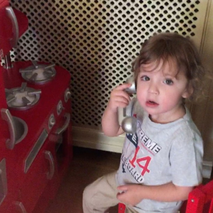 Алла Пугачева опубликовала в Сети забавные фото с 2-летним сыном Гарри
