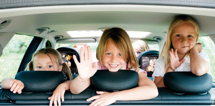 Чем занять ребенка в автомобиле?
