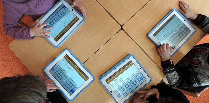 В ближайшее время в детских садах дети начнут учиться по планшетам