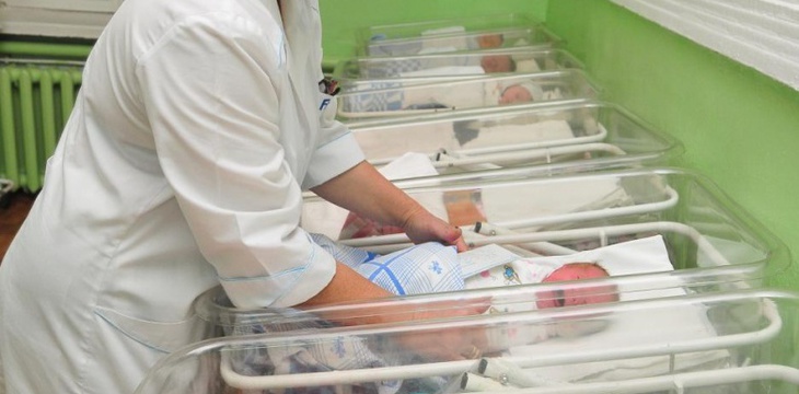 В Татарстане все меньше рождается девочек, зато мальчиков стало еще больше